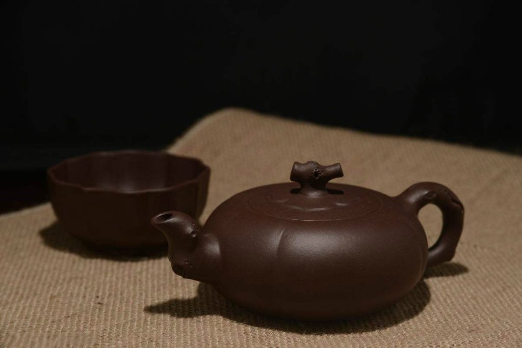 The Significance of Yixing Teaware in Chinese Tea Art By Guang Chung Lee