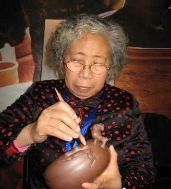 Yixing Purple Clay Master - Wang Yin Xian - By Chen Zhi Tong