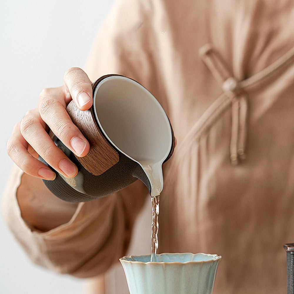 Black Pottery Tea Strainer With Fair Cup